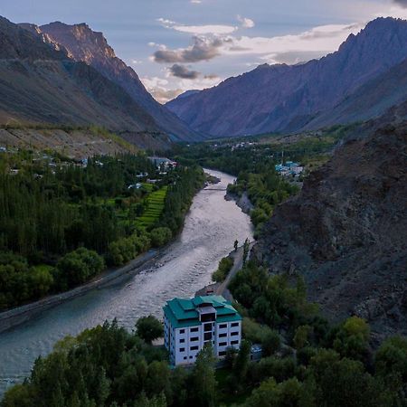 Hotel Chhutuk Heights Kargil Eksteriør billede