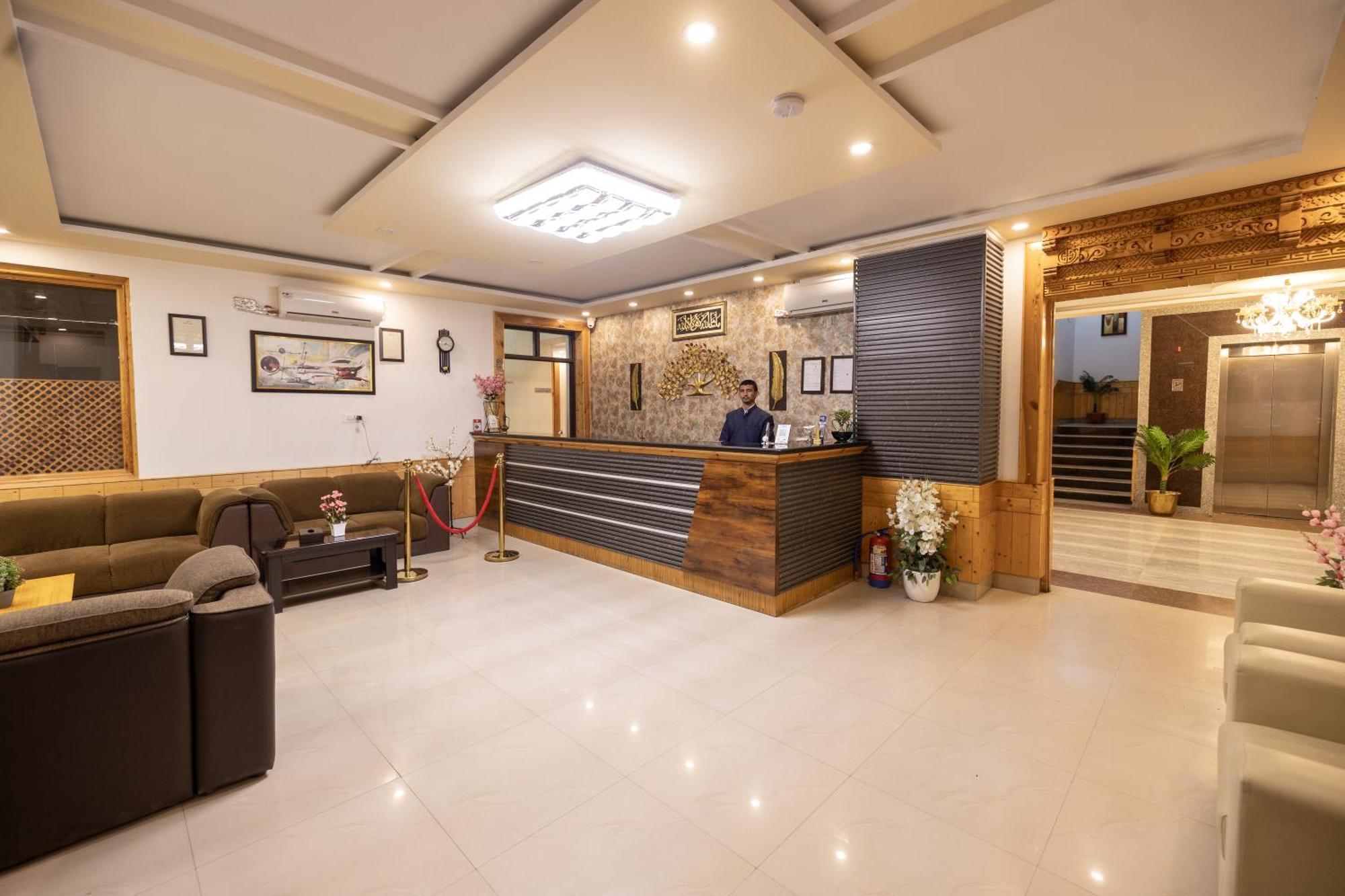 Hotel Chhutuk Heights Kargil Eksteriør billede